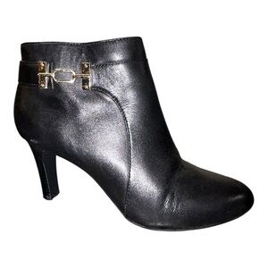Bandolino Black Leather Ankle Booties – Size 9 Elegant